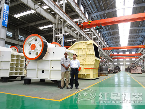 顎式破碎機(jī)生產(chǎn)車間 顎式破碎機(jī)生產(chǎn)車間