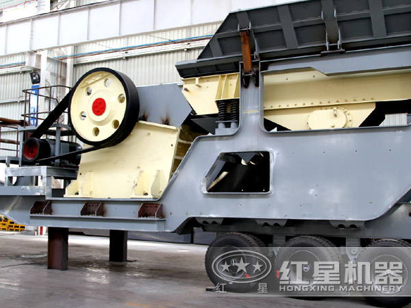 新型移動式破碎機(jī) 新型移動式破碎機(jī)