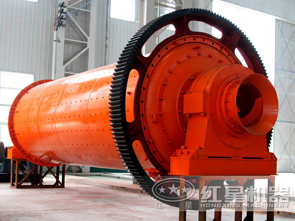 車間擺放的球磨機設備 車間擺放的球磨機設備