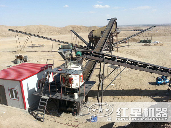 圓錐破碎機安裝、調試現場