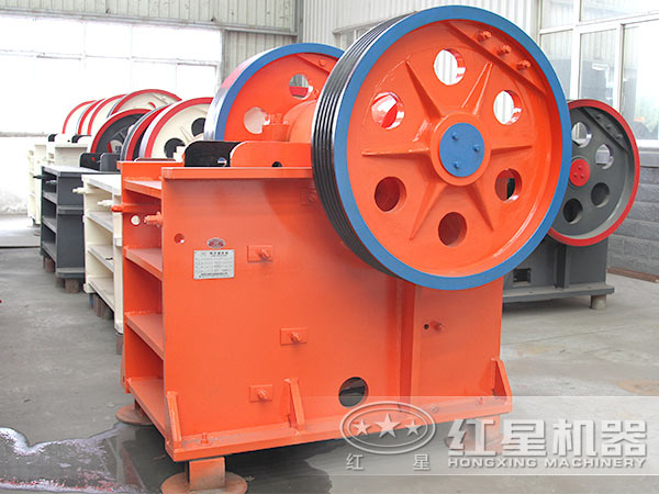 PE600×900顎式破碎機 PE600×900顎式破碎機