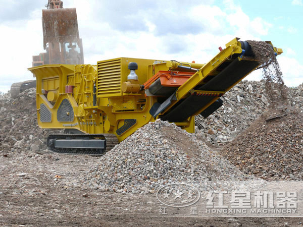 破碎建筑垃圾的履帶式移動破碎站 破碎建筑垃圾的履帶式移動破碎站