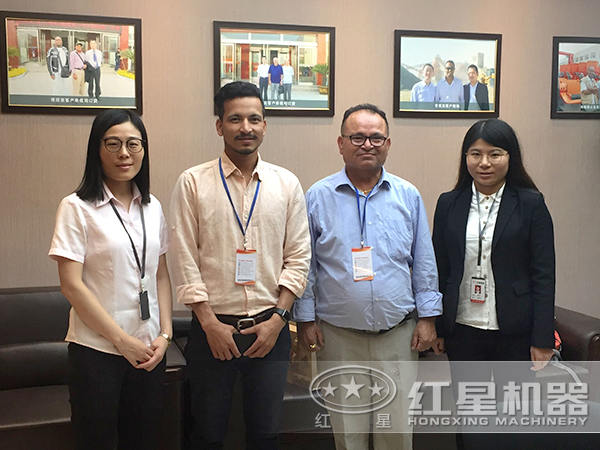 來廠咨詢、訂購設備的客戶 來廠咨詢、訂購設備的客戶