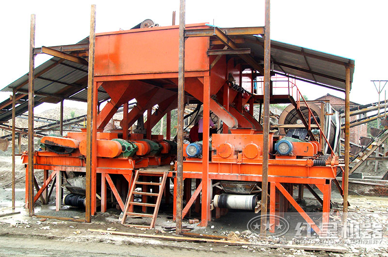 對(duì)輥式破碎機(jī)客戶現(xiàn)場(chǎng) 對(duì)輥式破碎機(jī)客戶現(xiàn)場(chǎng)