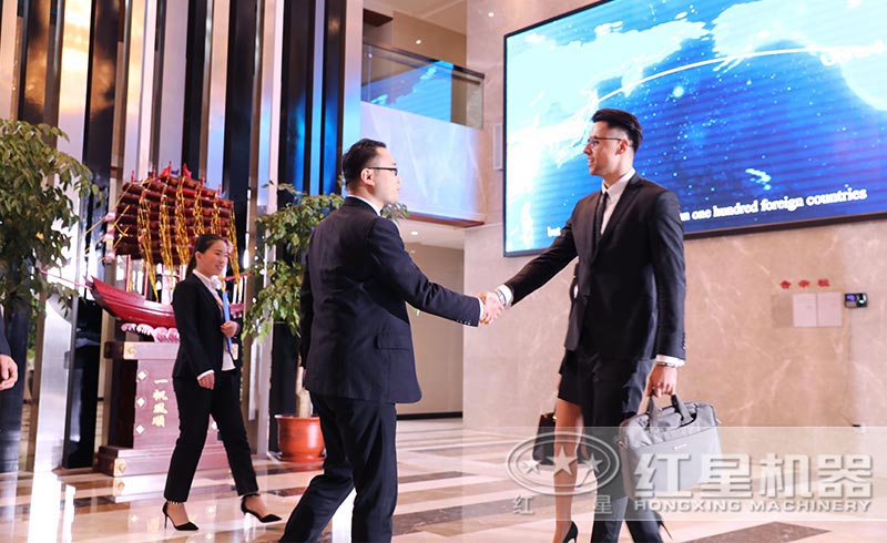 來廠選購設備的客戶 來廠選購設備的客戶