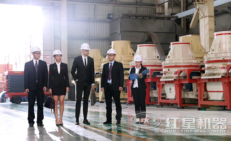 用戶來廠參觀制砂車間 用戶來廠參觀制砂車間