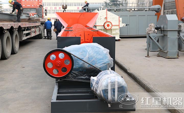 螺旋洗砂機(jī)發(fā)貨現(xiàn)場 螺旋洗砂機(jī)發(fā)貨現(xiàn)場