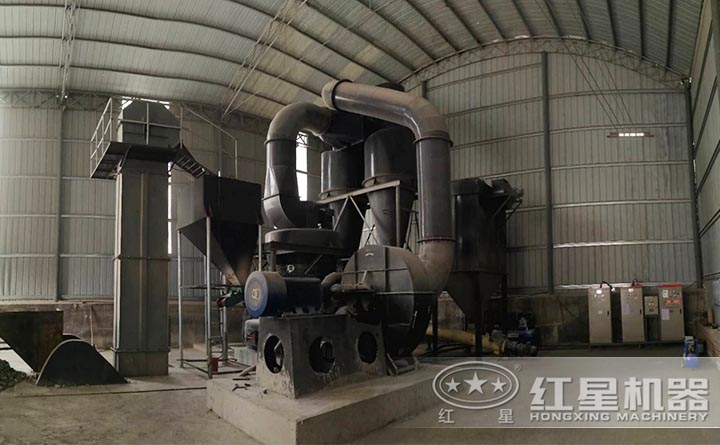 高強磨粉機生產現場 高強磨粉機生產現場