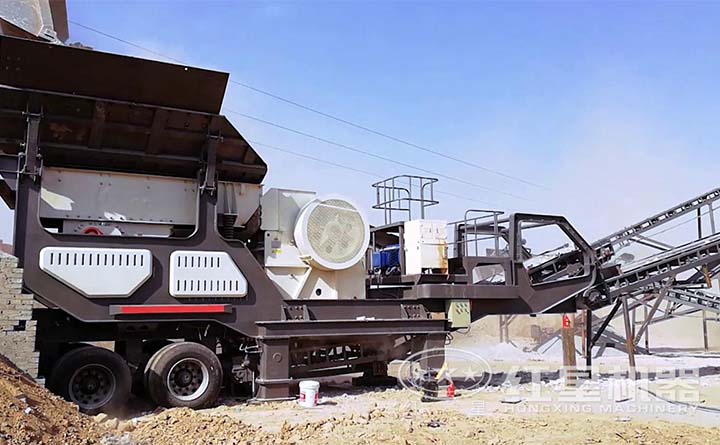 輪式移動破碎站作業現場 輪式移動破碎站作業現場