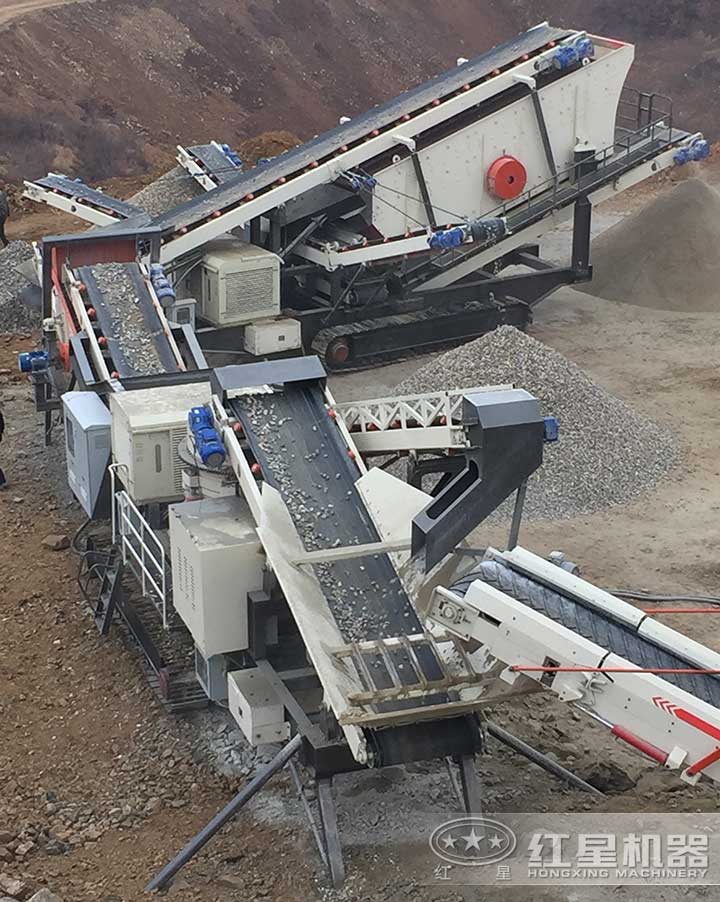 履帶移動(dòng)制砂現(xiàn)場(chǎng) 履帶移動(dòng)制砂現(xiàn)場(chǎng)