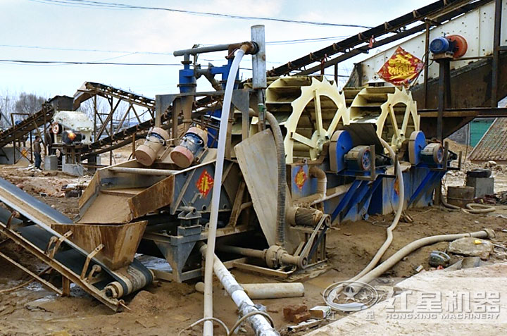 制砂、洗沙作業(yè)現(xiàn)場 制砂、洗沙作業(yè)現(xiàn)場