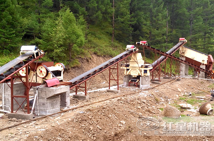 制砂生產(chǎn)線作業(yè)現(xiàn)場 制砂生產(chǎn)線作業(yè)現(xiàn)場