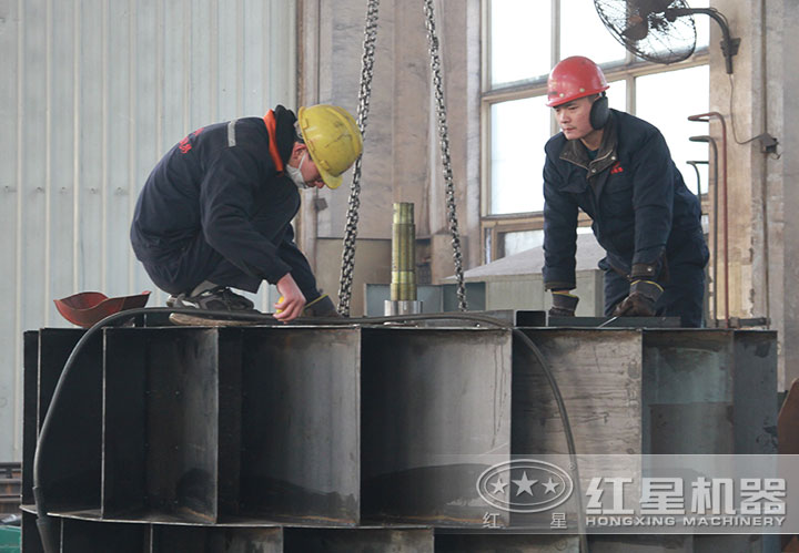 洗砂機(jī)生產(chǎn)車間 洗砂機(jī)生產(chǎn)車間