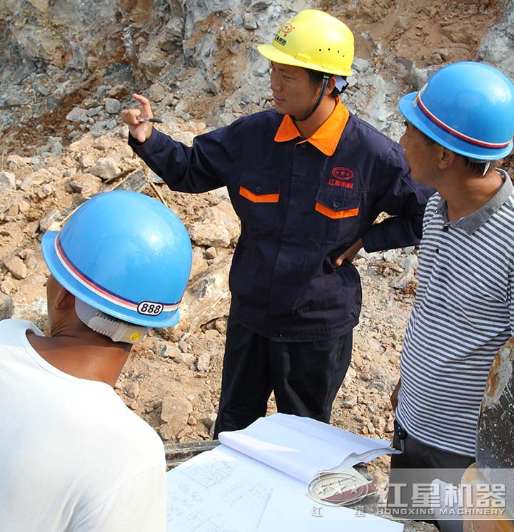 技術人員現(xiàn)場指導設備安裝 技術人員現(xiàn)場指導設備安裝