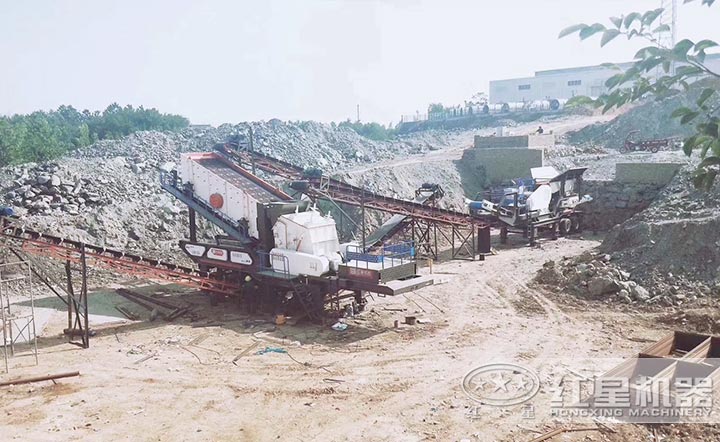 可移動(dòng)顎破+可移動(dòng)反擊破生產(chǎn)線(xiàn)現(xiàn)場(chǎng)圖 可移動(dòng)顎破+可移動(dòng)反擊破生產(chǎn)線(xiàn)現(xiàn)場(chǎng)圖