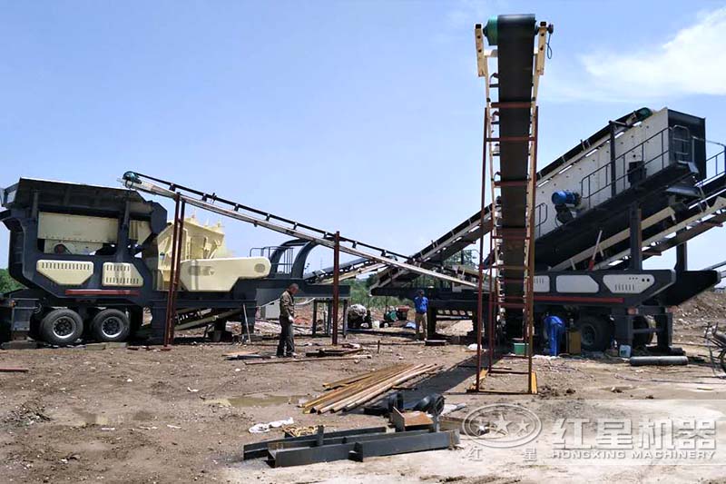 移動砂石破碎機設(shè)備現(xiàn)場 移動砂石破碎機設(shè)備現(xiàn)場