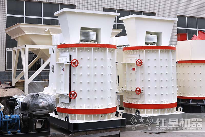 復(fù)合式破碎機(jī)設(shè)備實(shí)拍 復(fù)合式破碎機(jī)設(shè)備實(shí)拍