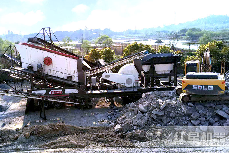 移動重錘式碎石車現場 移動重錘式碎石車現場