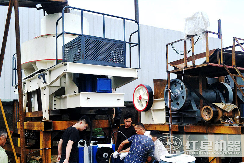 河卵石磨砂機(jī)設(shè)備客戶現(xiàn)場 河卵石磨砂機(jī)設(shè)備客戶現(xiàn)場