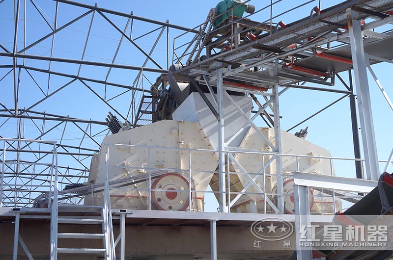 反擊式破碎機生產現場 反擊式破碎機生產現場