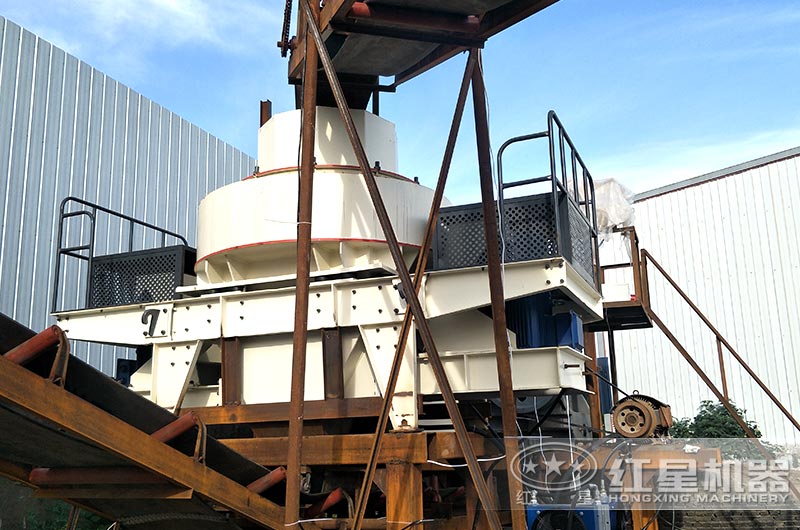 沖擊式制砂機生產(chǎn)現(xiàn)場 沖擊式制砂機生產(chǎn)現(xiàn)場