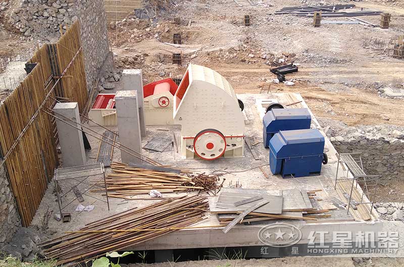 錘式破碎機生產現場 錘式破碎機生產現場