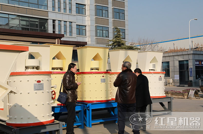 客戶來廠考察復合制砂機設備 客戶來廠考察復合制砂機設備