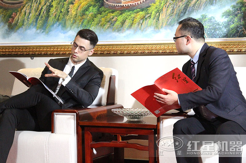 紅星產品經理接待來廠客戶 紅星產品經理接待來廠客戶