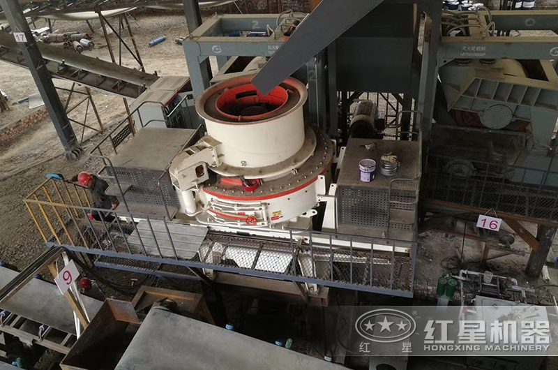 花崗巖碎石制砂加工現(xiàn)場(chǎng) 花崗巖碎石制砂加工現(xiàn)場(chǎng)