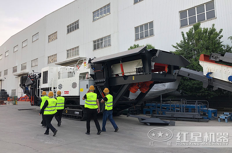 客戶一行來廠考察移動破碎制砂一體機設備 客戶一行來廠考察移動破碎制砂一體機設備
